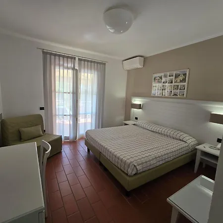 Mare Hotell 3*